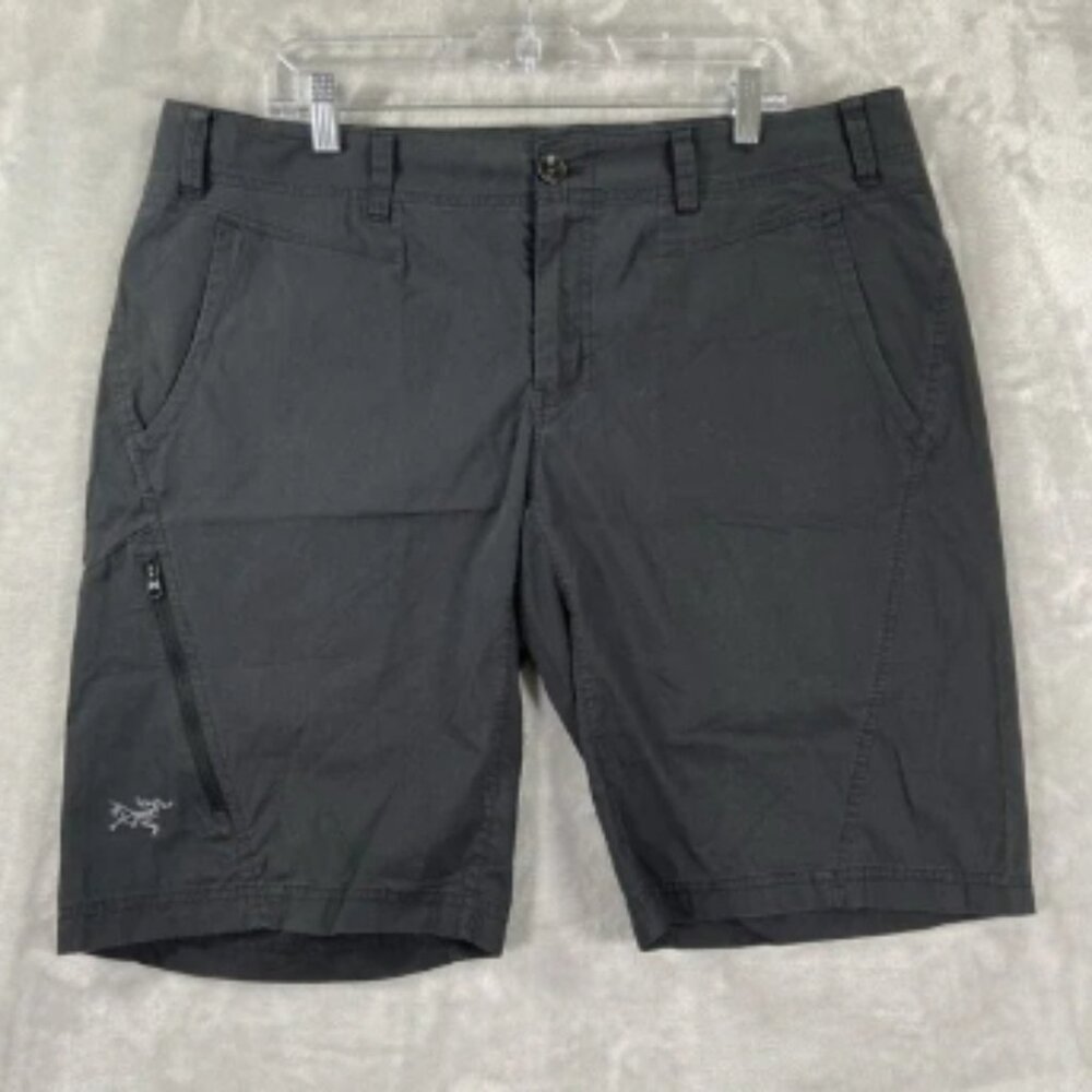 Arc'teryx Shorts men's 38 Stowe Trim Fit Black Cargo Zip Pocket Stretch Gorpcore